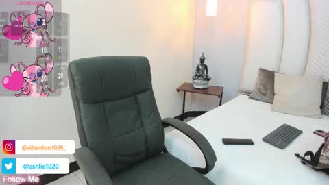 Mia Villalobos online show from 12, 10, 2025