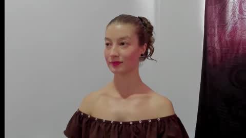 Snapshot of miavolkova_ chatting on 6, 11, 2025 Chloe online show from 6, 11, 2025