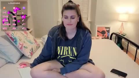 Mia  online show from 16, 10, 2025