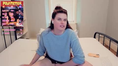 Snapshot of miawallace__ chatting on 14, 5, 2026 Mia online show from 14, 5, 2026