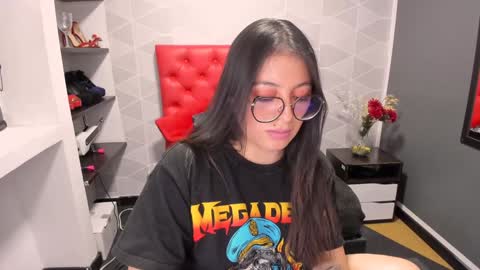 Snapshot of miawils_ chatting on 22, 1, 2025 M I A W I L S online show from 22, 1, 2025