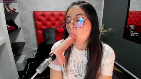 Snapshot of miawils_ chatting on 17, 2, 2025 M I A W I L S online show from 17, 2, 2025