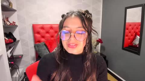 Snapshot of miawils_ chatting on 19, 2, 2025 M I A W I L S online show from 19, 2, 2025
