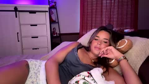 Mia online show from 26, 11, 2025