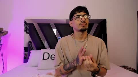 MiaIron online show from 4, 4, 2026