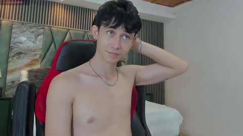 Snapshot of michaeel_blue chatting on 10, 9, 2025 Michael online show from 10, 9, 2025