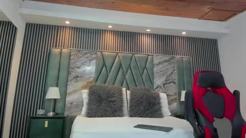 Snapshot of michaeel_blue chatting on 13, 9, 2025 Michael online show from 13, 9, 2025