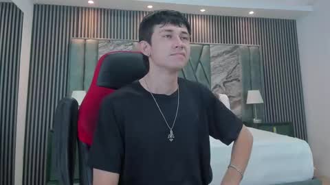 Snapshot of michaeel_blue chatting on 14, 9, 2025 Michael online show from 14, 9, 2025