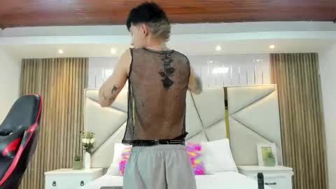 Snapshot of michaeel_blue chatting on 10, 10, 2025 Michael online show from 10, 10, 2025