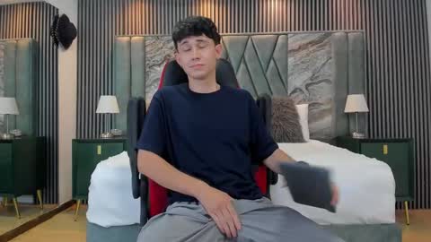 Snapshot of michaeel_blue chatting on 15, 10, 2025 Michael online show from 15, 10, 2025