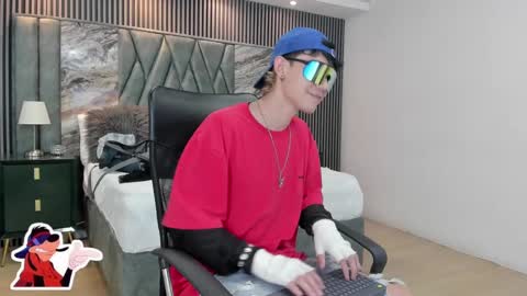 Snapshot of michaeel_blue chatting on 31, 10, 2025 Michael online show from 31, 10, 2025