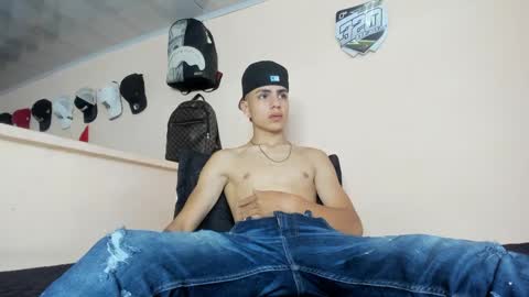 Snapshot of michael_boy88_ chatting on 28, 1, 2025 Michael Boy online show from 28, 1, 2025