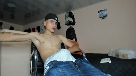 Snapshot of michael_boy88_ chatting on 28, 1, 2025 Michael Boy online show from 28, 1, 2025