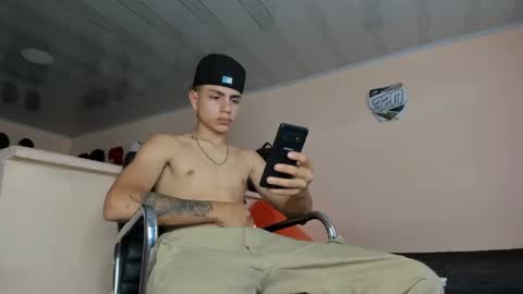 Snapshot of michael_boy88_ chatting on 2, 2, 2025 Michael Boy online show from 2, 2, 2025