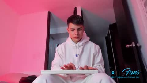 Snapshot of michael_boy88_ chatting on 31, 10, 2025 Michael Boy online show from 31, 10, 2025