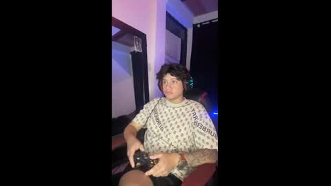 michael independent model  online show from 2, 12, 2024