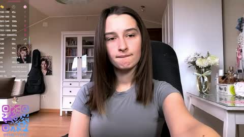 Snapshot of michael_pors chatting on 12, 4, 2026 Emily online show from 12, 4, 2026