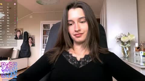 Snapshot of michael_pors chatting on 13, 4, 2026 Emily online show from 13, 4, 2026