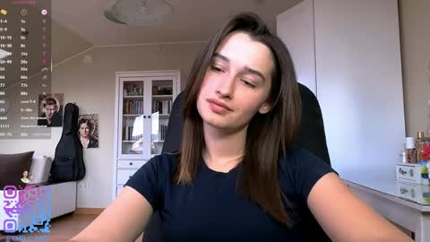 Snapshot of michael_pors chatting on 16, 4, 2026 Emily online show from 16, 4, 2026