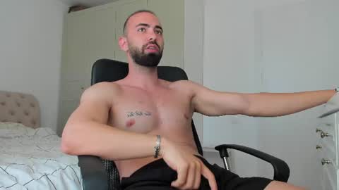 MichaelEvansx online show from 12, 7, 2026