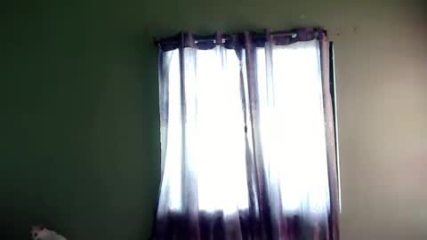 My name is Kel 18. 53 short and petite... online show from 1, 3, 2025