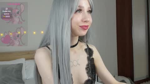 Michelle Martinez online show from 28, 2, 2025