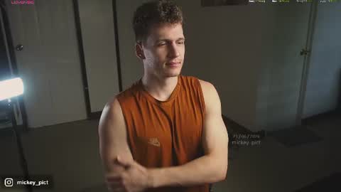 Snapshot of mickey_pict chatting on 21, 6, 2026 Mickey online show from 21, 6, 2026