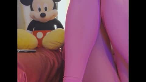 Mickey online show from 28, 2, 2025