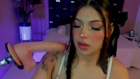 Snapshot of micki__ chatting on 15, 11, 2025 Micki online show from 15, 11, 2025