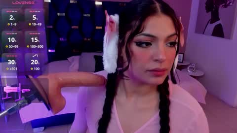 Snapshot of micki__ chatting on 17, 11, 2025 Micki online show from 17, 11, 2025