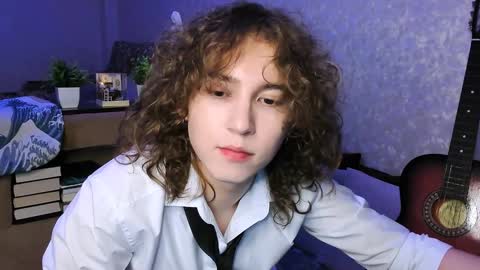 Snapshot of midnight_answer chatting on 9, 12, 2024 Max online show from 9, 12, 2024