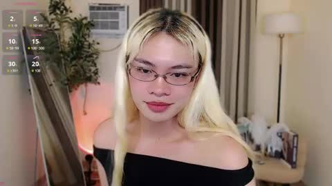 Snapshot of midnight_muse_18 chatting on 1, 7, 2026 Marie Antoinette online show from 1, 7, 2026