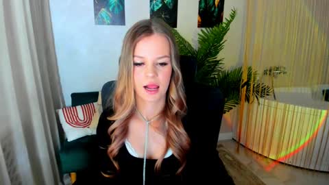 midnighteaura online show from 8, 4, 2026