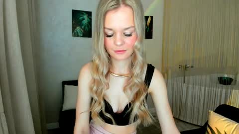 Snapshot of midnighteaura chatting on 25, 4, 2026 midnighteaura online show from 25, 4, 2026
