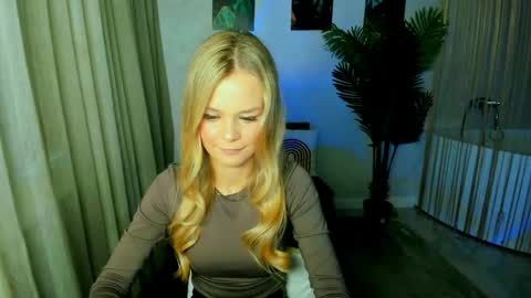 Snapshot of midnighteaura chatting on 30, 5, 2026 midnighteaura online show from 30, 5, 2026