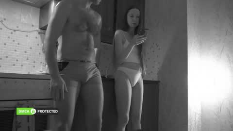 midnightsnowflakes online show from 6, 1, 2026