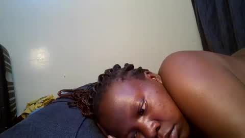 Snapshot of midnightt_curves chatting on 11, 6, 2026 midnightt_curves online show from 11, 6, 2026