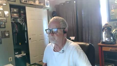 Snapshot of midwestdad09 chatting on 31, 5, 2026 midwestdad09 online show from 31, 5, 2026