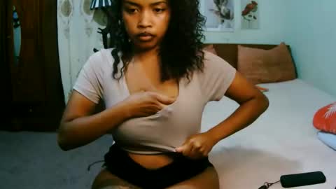 Snapshot of miel_07 chatting on 18, 4, 2026 miel_07 online show from 18, 4, 2026
