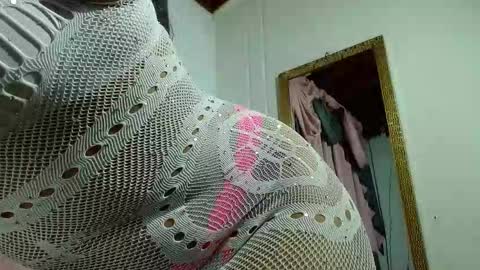 Snapshot of mielsquirt chatting on 7, 10, 2025 mielsquirt online show from 7, 10, 2025