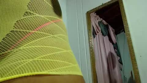 Snapshot of mielsquirt chatting on 9, 10, 2025 mielsquirt online show from 9, 10, 2025