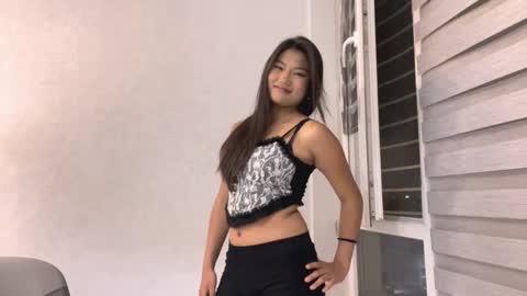 Snapshot of mieshasegura chatting on 28, 10, 2025 Mia online show from 28, 10, 2025