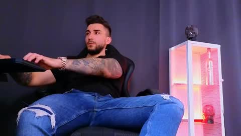 MightyAaron online show from 2, 3, 2025