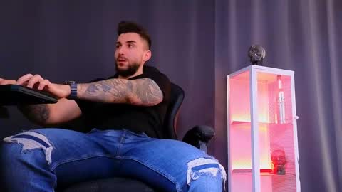 MightyAaron online show from 3, 3, 2025