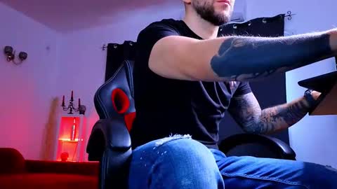 MightyAaron online show from 2, 10, 2025