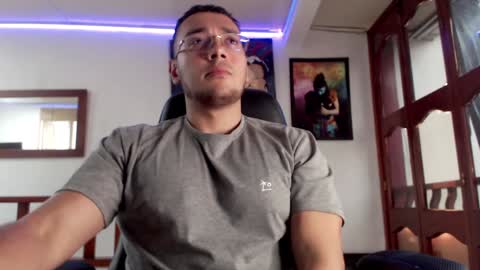 Snapshot of miguel0981 chatting on 5, 2, 2025 Strong Man online show from 5, 2, 2025