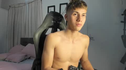 Snapshot of miguel_hz chatting on 23, 1, 2025 Miguel Hernandez online show from 23, 1, 2025