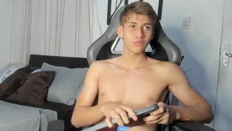 Snapshot of miguel_hz chatting on 23, 2, 2025 Miguel Hernandez online show from 23, 2, 2025
