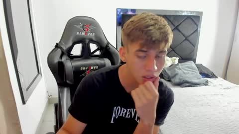 Miguel Hernandez online show from 2, 4, 2026