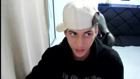 Snapshot of miguel_hz chatting on 14, 7, 2026 Miguel Hernandez online show from 14, 7, 2026